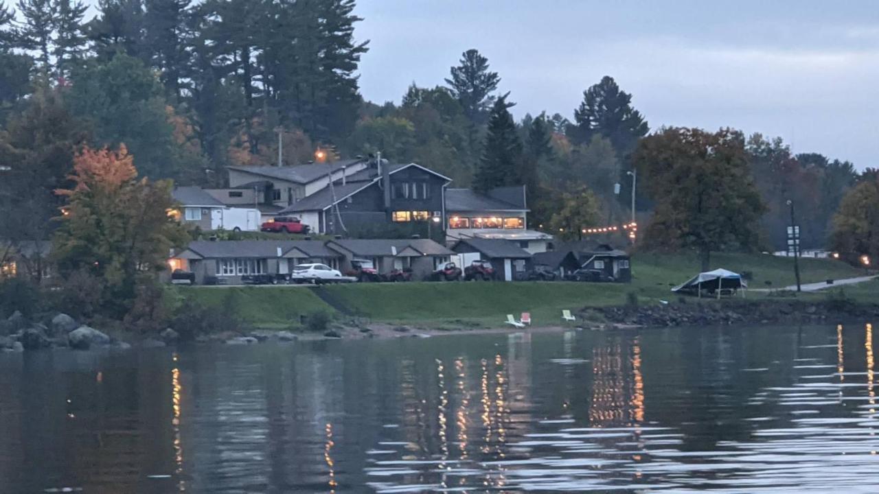 Valois Motel & Restaurant Mattawa Экстерьер фото