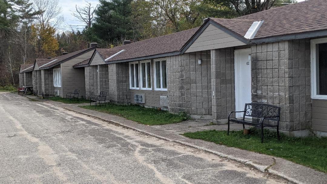 Valois Motel & Restaurant Mattawa Экстерьер фото