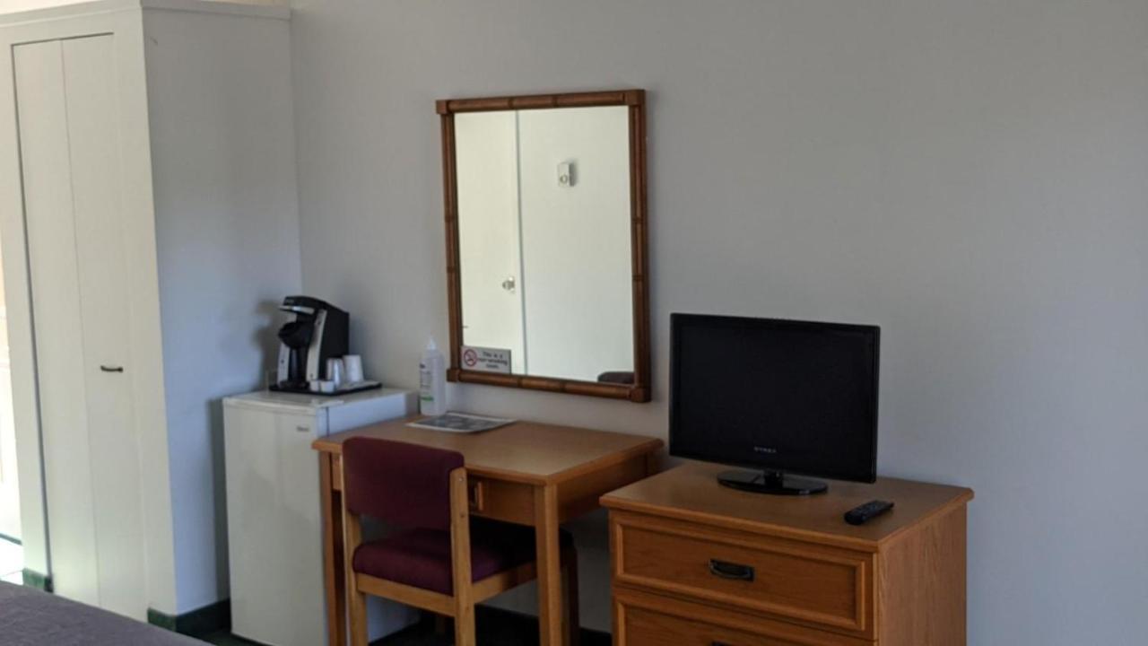 Valois Motel & Restaurant Mattawa Экстерьер фото